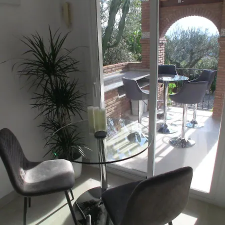 Garden Apartment, Cortijo Fruitful Hills Apartamento *